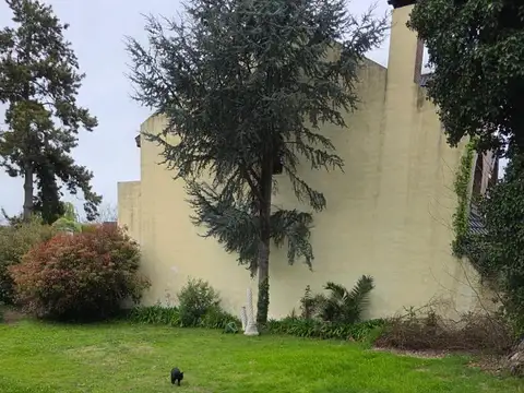 oportunidad casa sobre 1800m2 de lote  Tandil Barrio Parque