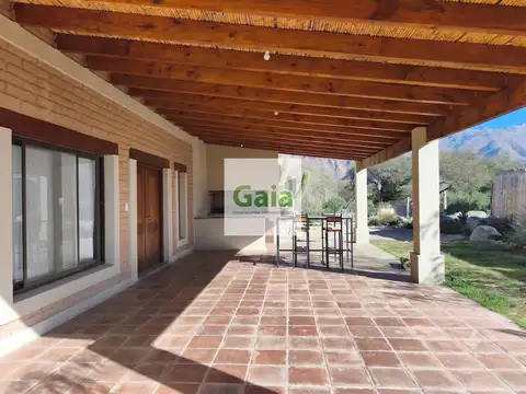 Casa en Venta con 5 cocheras