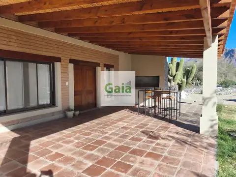 Casa 3 ambientes con 2 baños