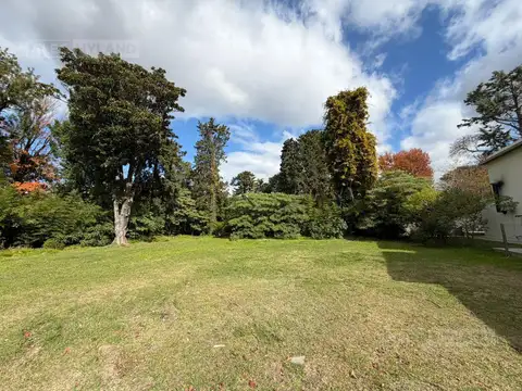 Terreno en Lomas de San Isidro- Zona Jockey - Barrio Privado
