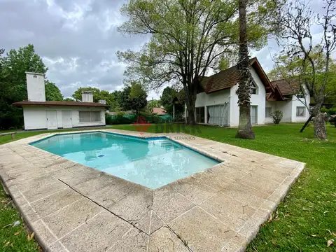 Cómoda Casa Quinta en La Lonja - Pilar