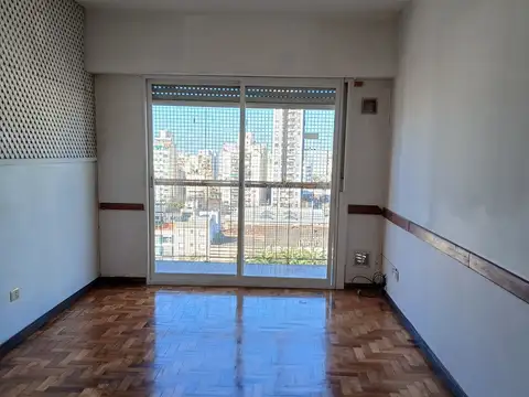 DEPARTAMENTO DE 3 AMBIENTES AMPLIOS CON BALCON