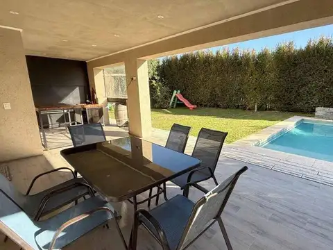 Casa 10 ambientes con 3 baños