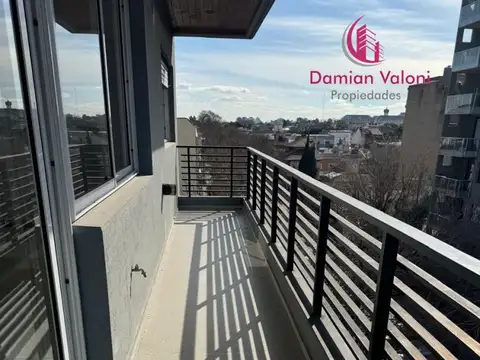HERMOSO 2 AMBIENTES AL FRENTE CON BALCON
