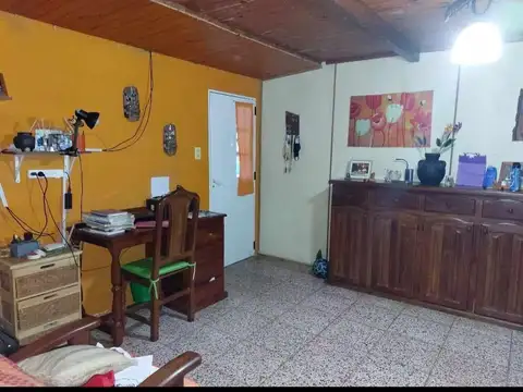Casa 4 ambientes con 1 baño