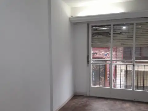 ALQUILER 3 AMBIENTES AL FRENTE - ABASTO