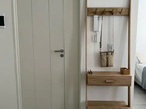 Excelente mono ambiente, con balcon.