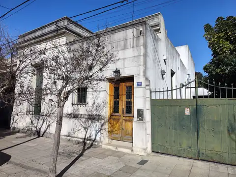 Hermosa Casa Antigua  Pleno Centro Luján