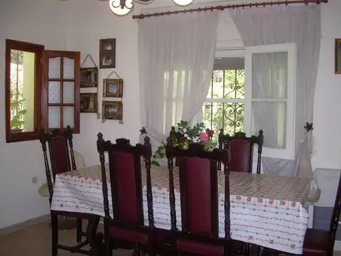 Casa 6 ambientes con 3 baños