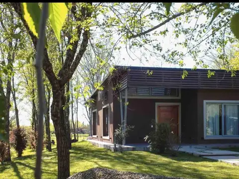 Casa 6 ambientes con 4 baños