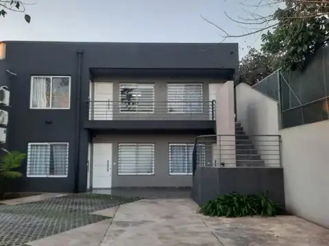 PH en venta - 2 Dormitorios 1 Baño - Castelar