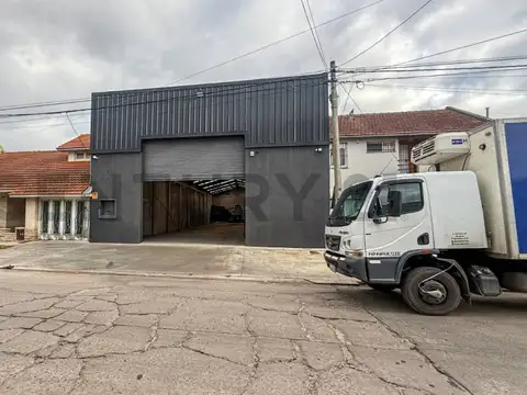VENTA GALPON 450M2 BARRIO LAS AVENIDAS