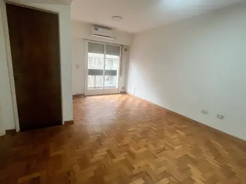 Departamento Barrio Lourdes. Santiago 1306, amplio, luminosos, balcon.