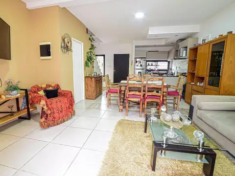 Venta Casa Dúplex 3 ambientes Esteban Echeverría