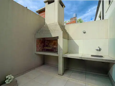Casa 3 ambientes con 2 baños