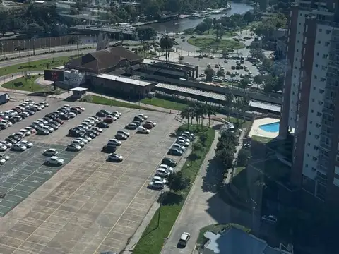 Oficina en Alquiler con 2 cocheras