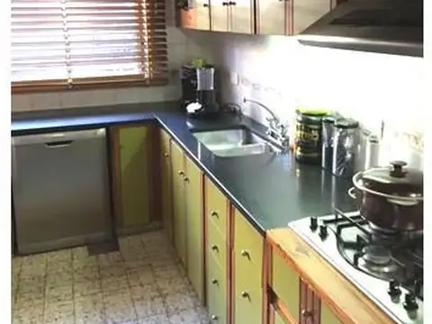 Casa 4 ambientes con 3 baños