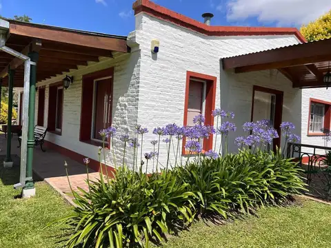 VENTA QUINTA EN LOS ROBLES CARLOS KEEN CON PILETA