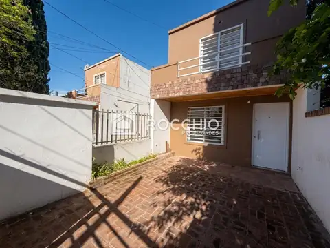 Depto Tipo Casa en Alquiler de 3 ambientes