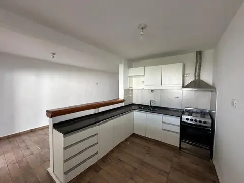 Casa 3 ambientes con 2 baños