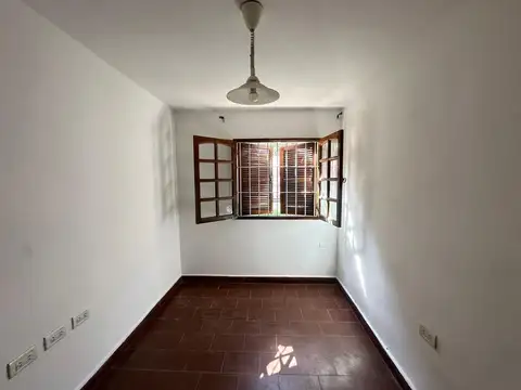 ¡Venta! Casa en Argüello - 3 Dormitorios y un Monoambiente ¡Apta Crédito!