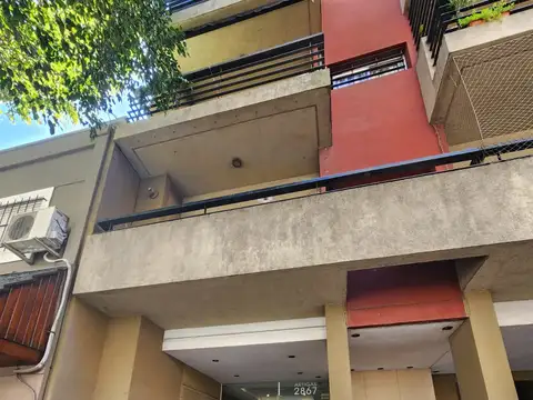 HERMOSO SEMIPISO 2amb c/cochera y balcón.
