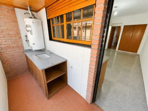 Casa 3 ambientes con 1 baño