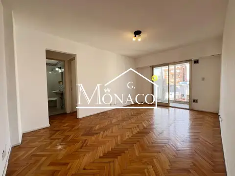 Depto  2 Amb  Con Balcón a mts de Av Rivadavia