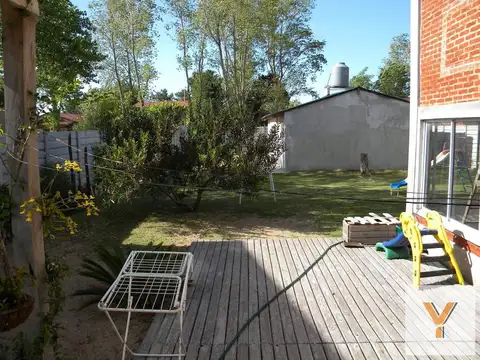 Casa 7 ambientes con 5 baños