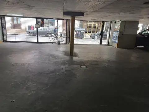 Cochera en San Telmo (bajas expensas)