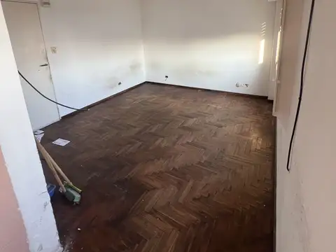 Araujo 2400, Piso 4