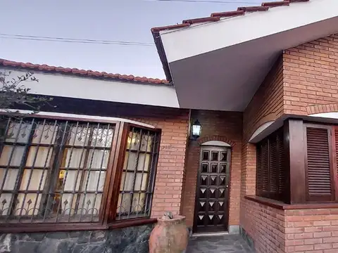VENTA CASA 3 D- APTA CRED BCO NAC- B° OBSERVATORIO