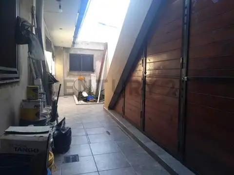 VENTA CASA 3 AMB. CON GARAGE Y QUINCHO  Y LOCAL EN VILLA LYNCH, SAN MARTIN