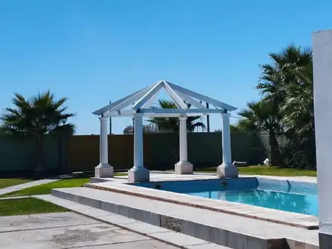 CASA CON PISCINA, 4 DORMITORIOS, RODEO DEL MEDIO