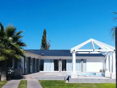 CASA CON PISCINA, 4 DORMITORIOS, RODEO DEL MEDIO