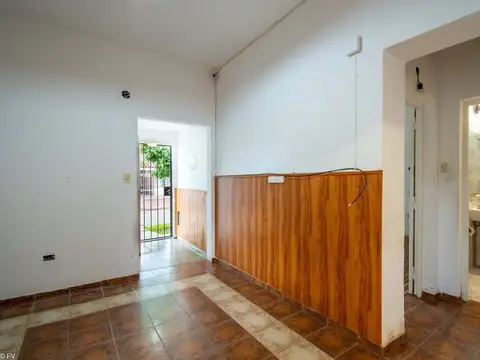 Casa 4 ambientes con 1 baño