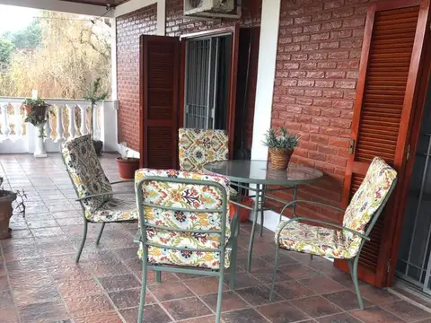 Casa en Venta con 3 cocheras