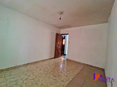 Casa 5 ambientes con 1 baño