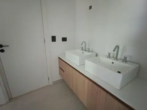 Casa en Venta en Costa Esmeralda, USD 545.000