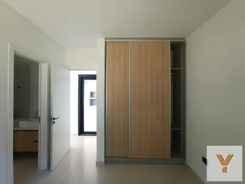 Casa 5 ambientes con 6 baños