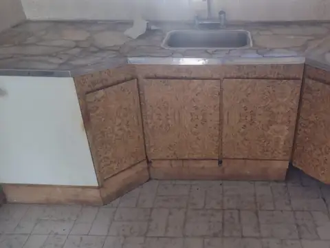 Casa 3 ambientes con 1 baño