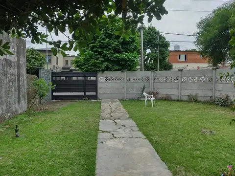Casa 2 ambientes con 1 baño