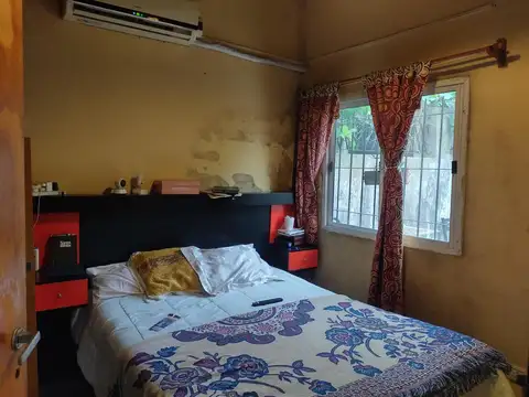 CASA 2 AMBIENTES CON AMPLIO PARQUE