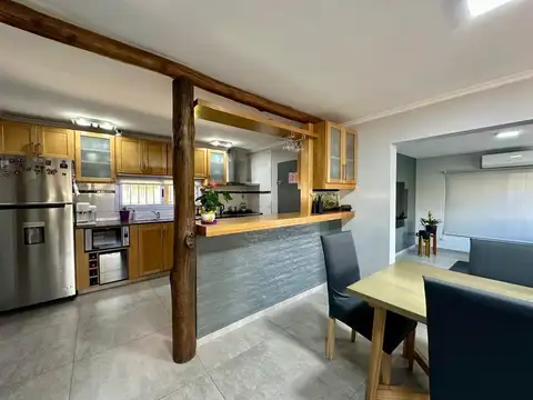 Casa 6 ambientes con 3 baños