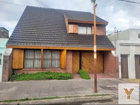 Casa en venta - 3 Dormitorios 3 Baños - La Matanza