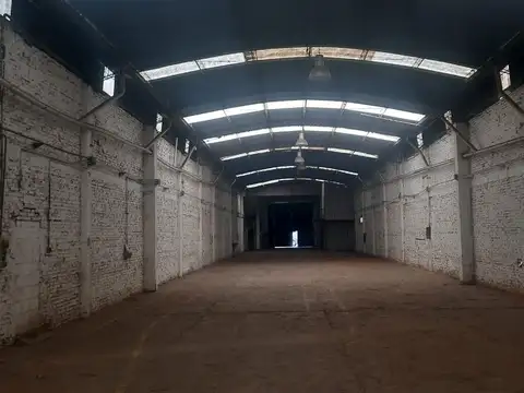 Galpon de 600 m2 con puente de grua