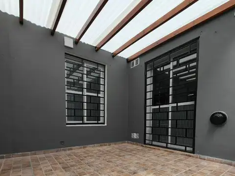 EN VENTA DEPARTAMENTO PLANTA BAJA CON PATIO