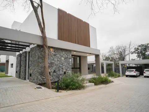 Avenida José María Eguía Zanón 7500