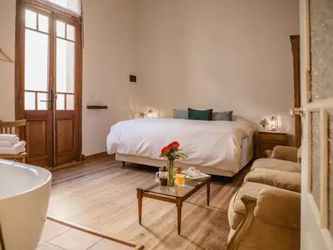 Casa 7 ambientes con 6 baños