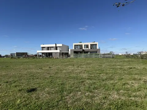 Excelente lote al agua Amarras Puertos del Lago